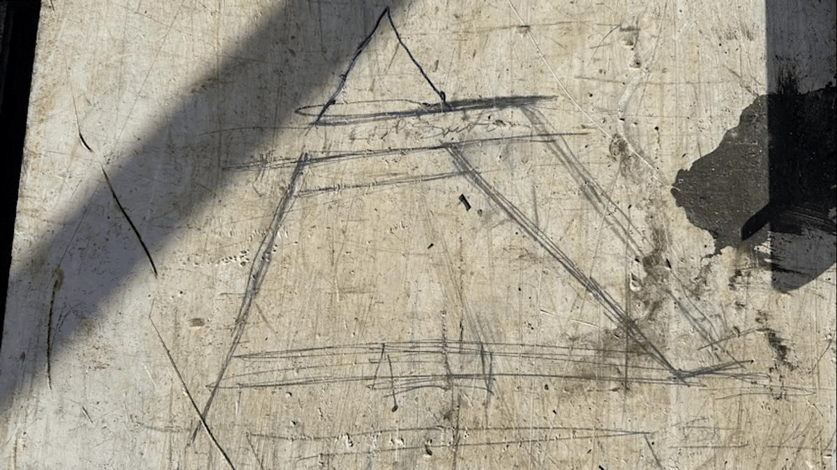 Reconociendo la posición hoy: La Edad de la Piedra Angular